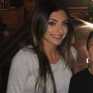 Meet your Posher, Dana